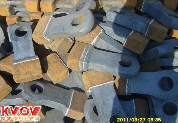 双金属合金耐磨锤头厂家严格的生产管理和质量管控  产品特点: 1.